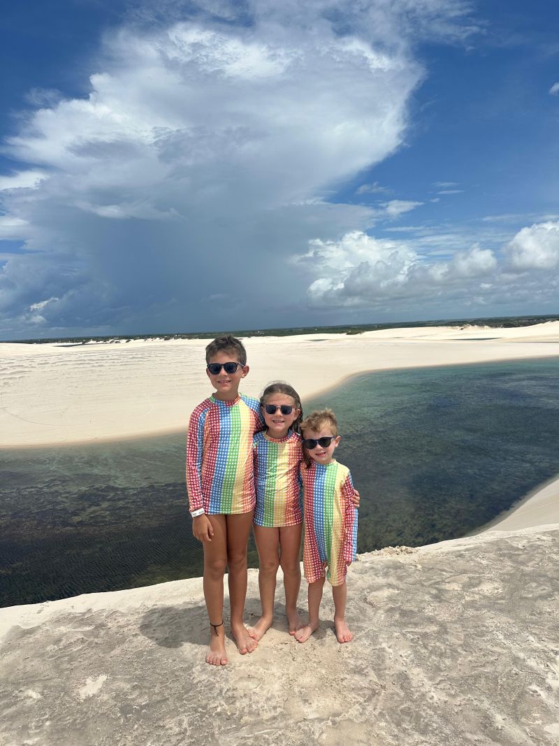 Conjunto Praia Camiseta e Calcinha Xadrez Colorida com Proteção UV50+