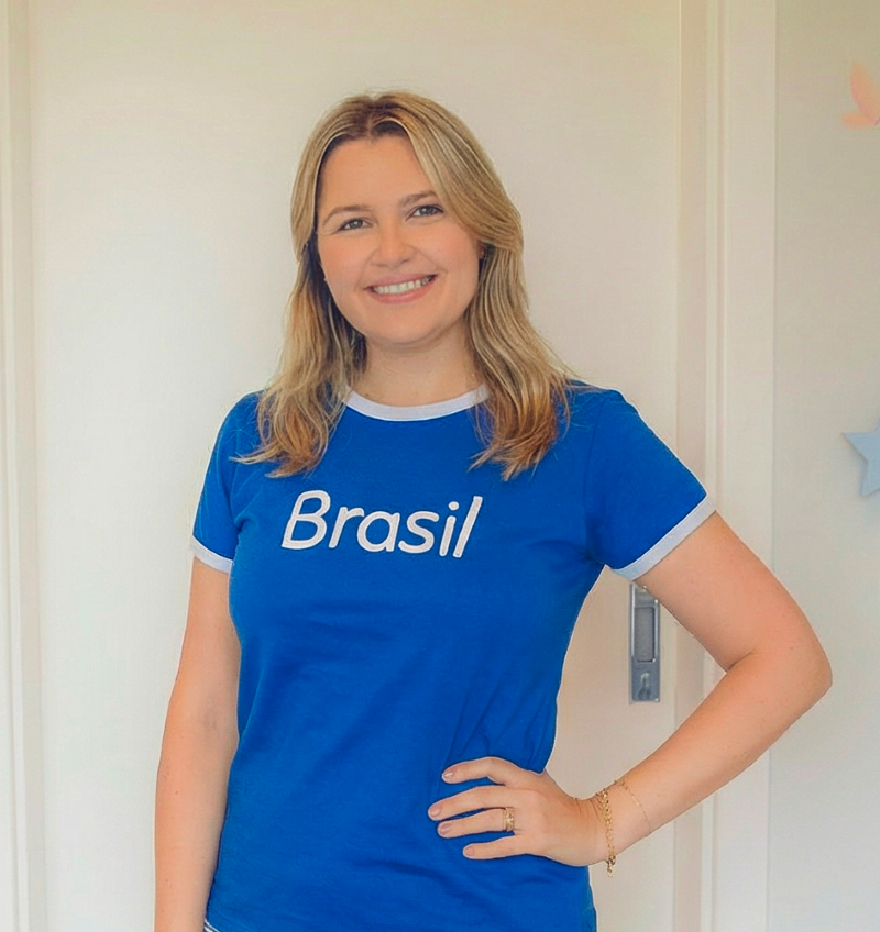 Camiseta Manga Curta Feminina Azul e Branco