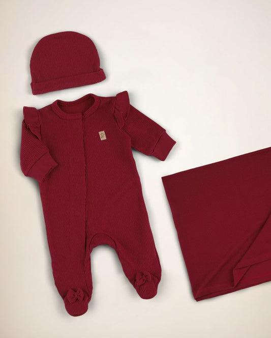 Kit Tricô Vermelho: Macacão Magnético Com Babado e Laço no Pé + Touca + Manta