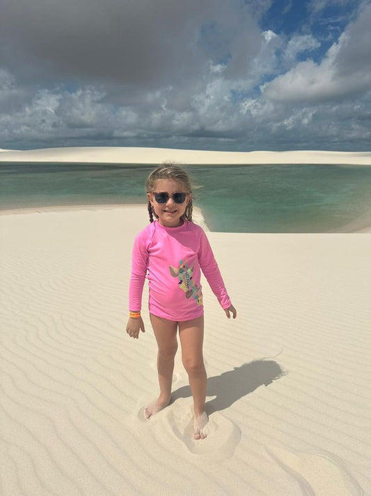 Conjunto Praia Camiseta com Estampa Gigi e Calcinha Pink