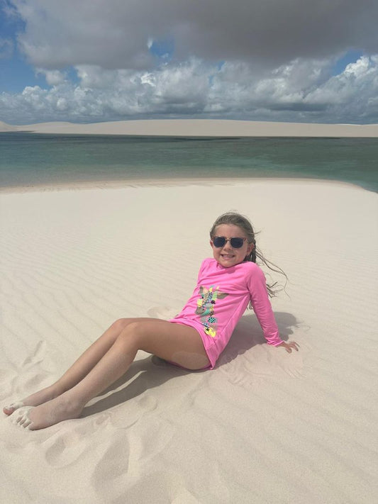 Conjunto Praia Camiseta com Estampa Gigi e Calcinha Pink